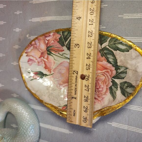 DECOUPAGE CLAM SHELL DECOUPAGE PINK ROSES 🌹 ON A CLAM SHELL TRINKET DISH - Picture 9 of 10